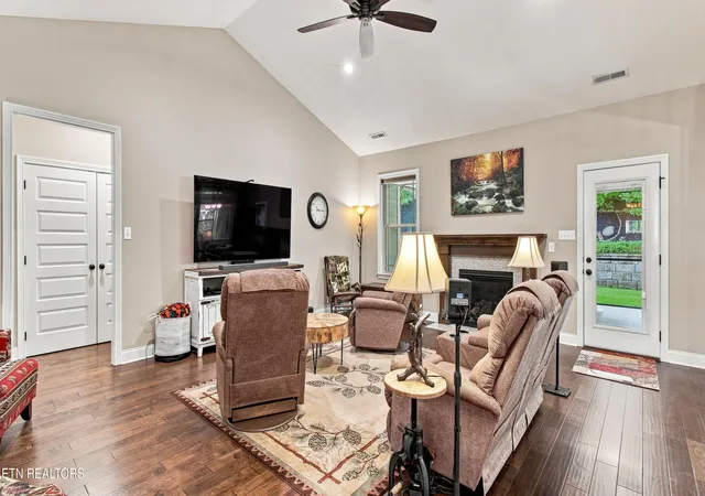 4th image of 1442 Clearmill Dr, Lenoir City, TN 37772 | MLS# 1351493