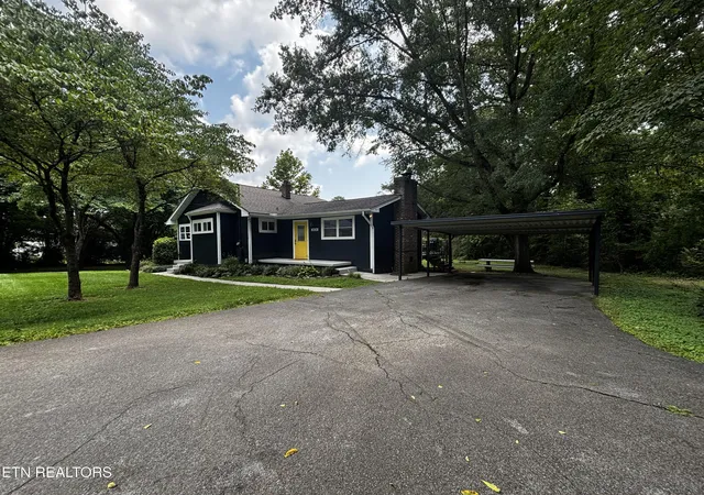 Photo 2 of Single family home for sale at 3606 Delrose Dr, Knoxville, TN 37914 | MLS# 1351870 | Listing updated on 2026-09-16
