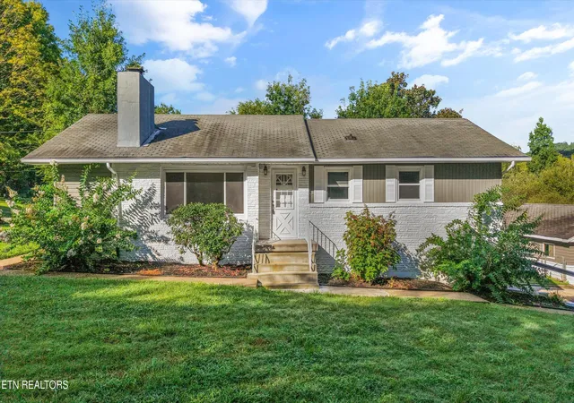 Photo 2 of Single family home for sale at 3415 Hackberry Rd, Knoxville, TN 37931 | MLS# 1350972 | Listing updated on 2026-08-28