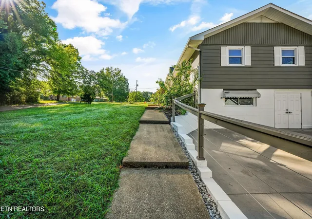 Photo 3 of Single family home for sale at 3415 Hackberry Rd, Knoxville, TN 37931 | MLS# 1350972 | Listing updated on 2026-08-28