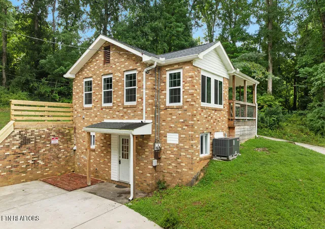 2nd image of 616 & 618 Kinzel Ave, Maryville, TN 37804 | MLS# 1351125