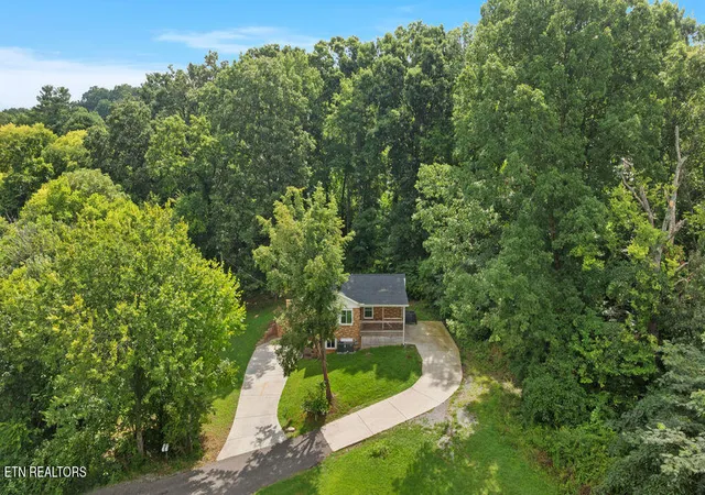 4th image of 616 & 618 Kinzel Ave, Maryville, TN 37804 | MLS# 1351125