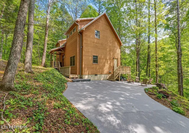 2nd image of 102 Cutter Gap Rd, Townsend, TN 37882 | MLS# 1350974
