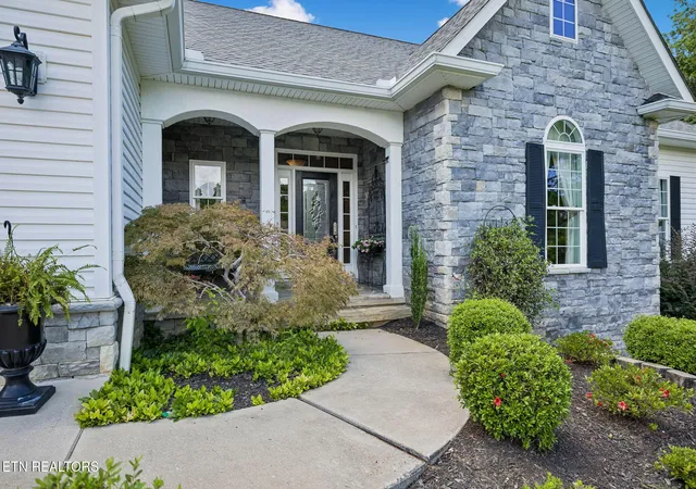 Photo 3 of Single family home for sale at 102 Tahlequah Ln, Loudon, TN 37774 | MLS# 1351074 | Listing updated on 2026-09-28