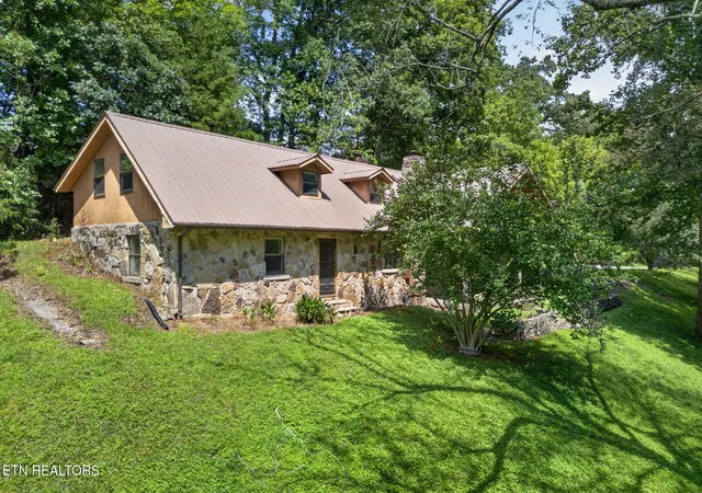 Photo 2 of Single family home for sale at 3510 Blackburn Hl Dr, Cookeville, TN 38501 | MLS# 1351334 | Listing updated on 2026-08-17