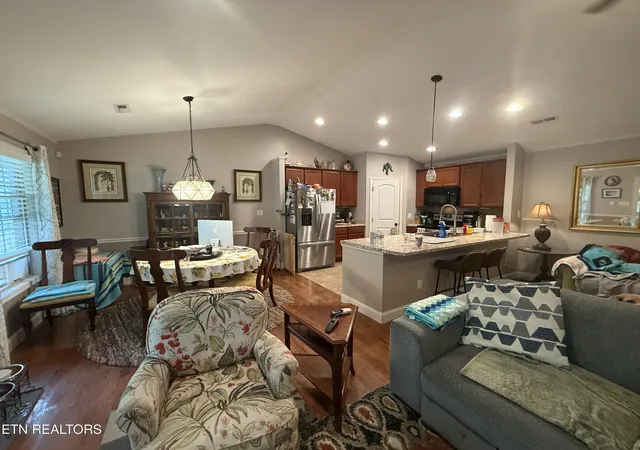 Photo 3 of Sale Pending at 6880 Harvest Grv Ln, Knoxville, TN 37918 | MLS# 1351042 | Listing updated on 2026-08-30