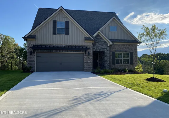 Photo 2 of Single family home for sale at 3005 Sycamore Crk Ln, Knoxville, TN 37931 | MLS# 1351104 | Listing updated on 2026-09-18