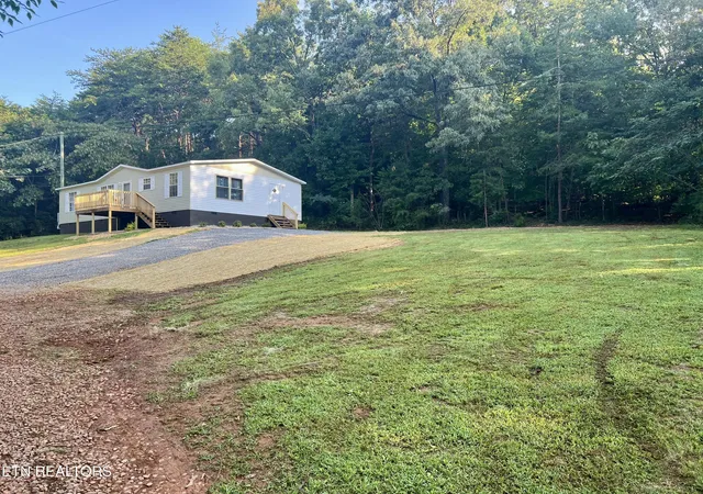 3rd image of 126 Sheppard Rd, Sweetwater, TN 37874 | MLS# 1351013