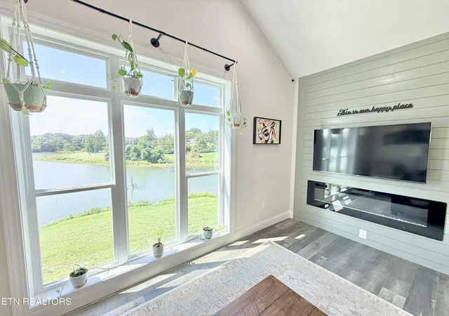 Photo 3 of Single family home for sale at 155 Lakeshore Bay Dr, Jefferson City, TN 37760 | MLS# 1351059 | Listing updated on 2026-08-28