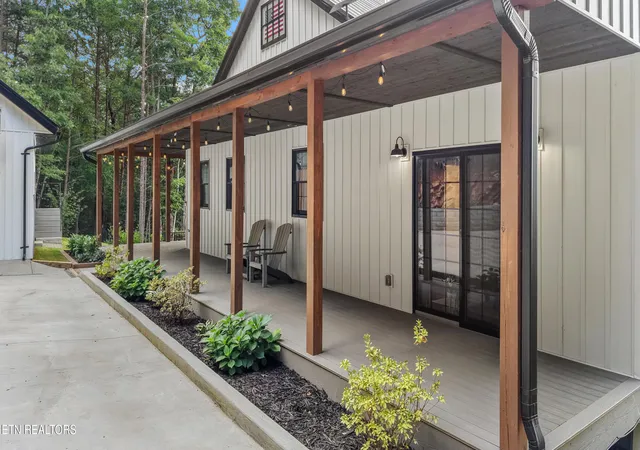 Photo 3 of Single family home for sale at 4909 Chilhowee Mountain Tr, Maryville, TN 37803 | MLS# 1351836 | Listing updated on 2026-09-25