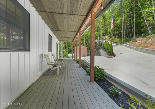 Photo 4 of Single family home for sale at 4909 Chilhowee Mountain Tr, Maryville, TN 37803 | MLS# 1351836 | Listing updated on 2026-09-25