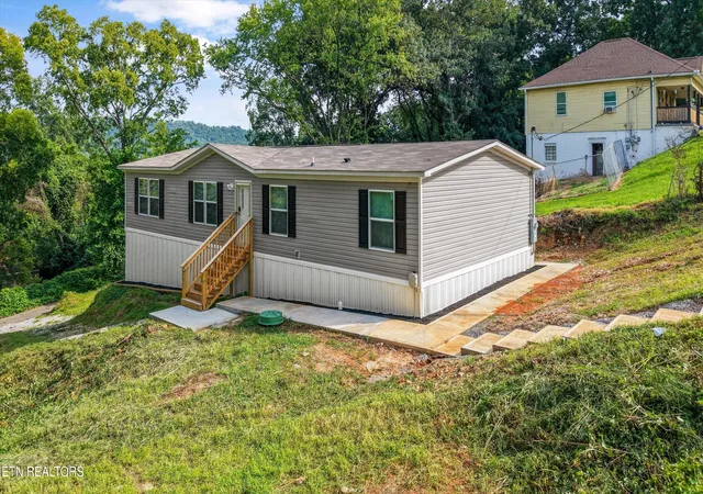 Photo 1 of Single family home for sale at 1711 Maryland Ave, Knoxville, TN 37921 | MLS# 1351050 | Listing updated on 2026-09-02