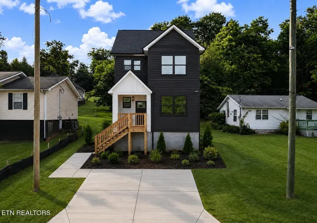 Photo 1 of Single family home for sale at 4913 Nw Tenwood Dr, Knoxville, TN 37921 | MLS# 1351087 | Listing updated on 2026-09-19