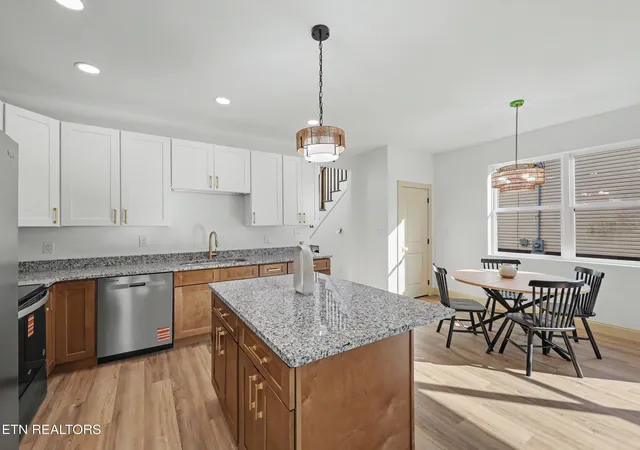 Photo 3 of Single family home for sale at 4913 Nw Tenwood Dr, Knoxville, TN 37921 | MLS# 1351087 | Listing updated on 2026-09-19