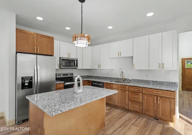 Photo 4 of Single family home for sale at 4913 NW Tenwood Dr, Knoxville, TN 37921 | MLS# 1351087 | Listing updated on 2026-09-19