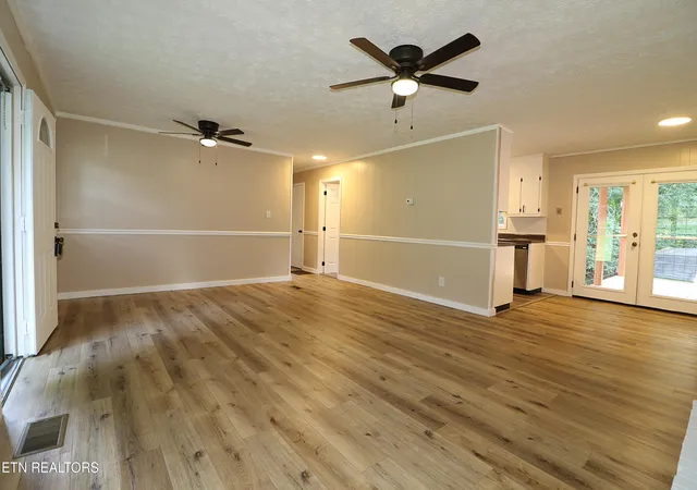 Photo 4 of Single family home for sale at 209 Coffee Dr, Helenwood, TN 37755 | MLS# 1351529 | Listing updated on 2026-09-11