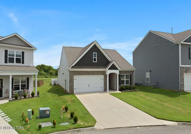 Photo 3 of Single family home for sale at 364 Cedar Park Dr, Loudon, TN 37774 | MLS# 1351069 | Listing updated on 2026-10-01