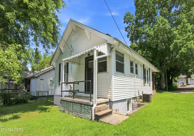 3rd image of 1419 Perkins St, Alcoa, TN 37701 | MLS# 1351902