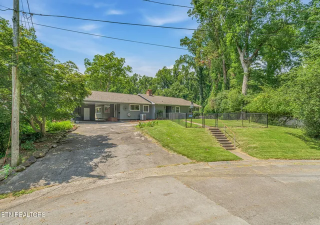 image of 106 Plymouth Cir, Oak Ridge, TN 37830 | MLS# 1351337