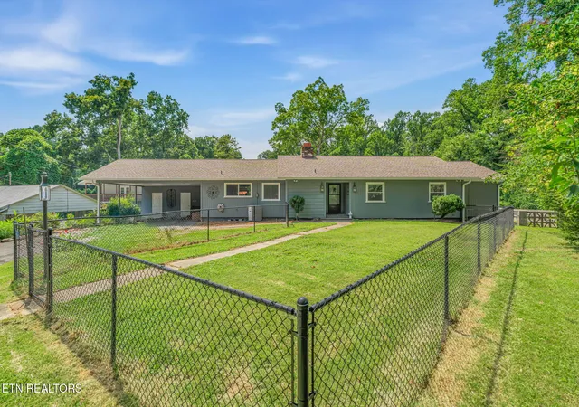 image of 106 Plymouth Cir, Oak Ridge, TN 37830 | MLS# 1351337