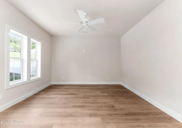 Photo 4 of Single family home for sale at 2032 Is Home Ave, Knoxville, TN 37920 | MLS# 1351154 | Listing updated on 2026-09-18