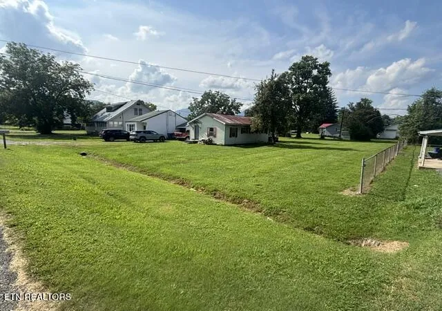 4th image of 1614 Exeter Ave, Middlesboro, KY 40965 | MLS# 1351094