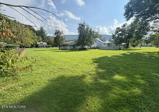 5th image of 1614 Exeter Ave, Middlesboro, KY 40965 | MLS# 1351094