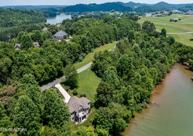 35th image of 430 Marsh Hawk Dr, Vonore, TN 37885 | MLS# 1351092