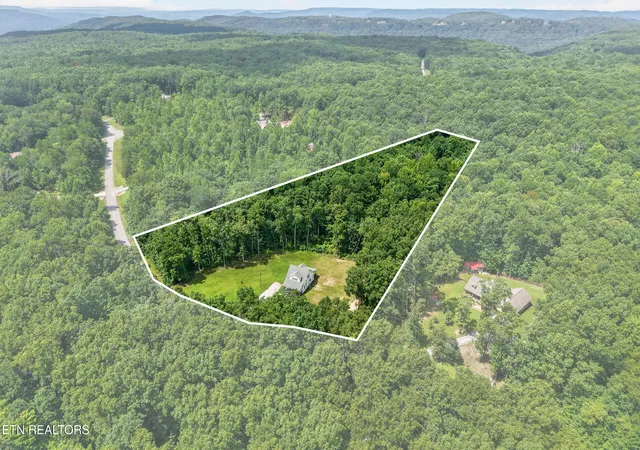 Photo 2 of Single family home for sale at 1023 W Laurel Way, Monterey, TN 38574 | MLS# 1351098 | Listing updated on 2026-09-12