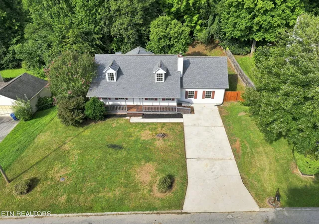 Photo 3 of Single family home for sale at 7813 Shadowood Dr, Knoxville, TN 37938 | MLS# 1351131 | Listing updated on 2026-10-12