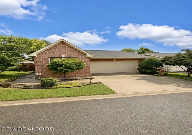 Photo 1 of Condo for sale at 1623 Chenoweth Cir, Knoxville, TN 37909 | MLS# 1351107 | Listing updated on 2026-09-18
