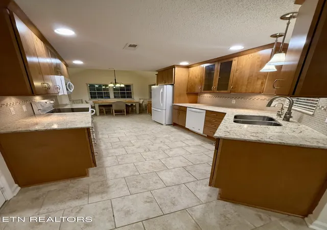 Photo 2 of Condo for sale at 1623 Chenoweth Cir, Knoxville, TN 37909 | MLS# 1351107 | Listing updated on 2026-09-18