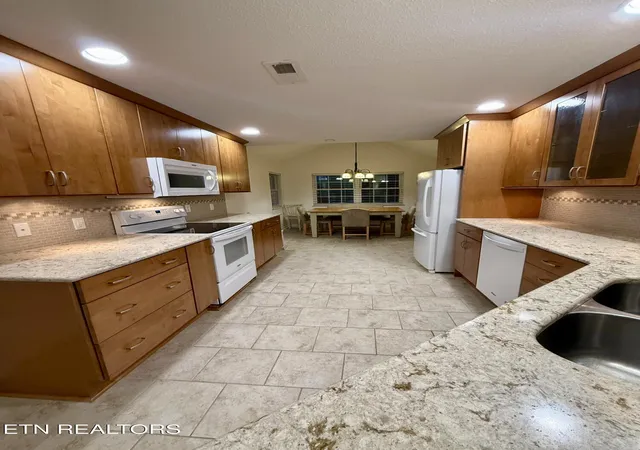 Photo 3 of Condo for sale at 1623 Chenoweth Cir, Knoxville, TN 37909 | MLS# 1351107 | Listing updated on 2026-09-18
