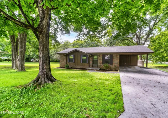 2nd image of 115 Washington Ave, Etowah, TN 37331 | MLS# 1351171