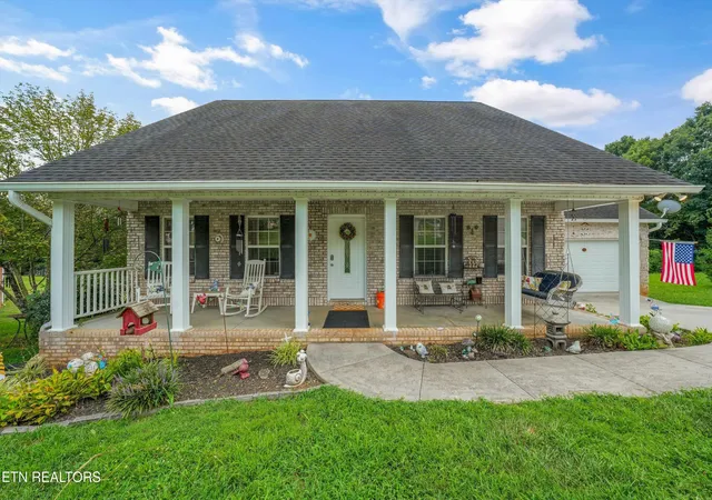 1st image of 225 Hillsborough Ln, Lenoir City, TN 37772 | MLS# 1351143