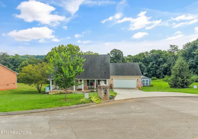 3rd image of 225 Hillsborough Ln, Lenoir City, TN 37772 | MLS# 1351143