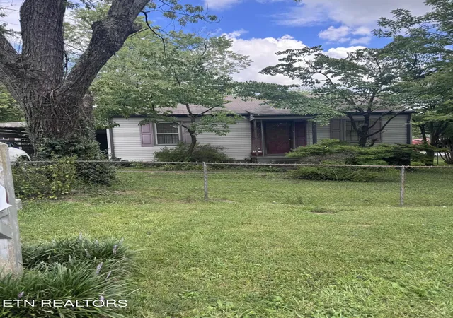1st image of 2318 Boxwood Ln, Knoxville, TN 37917 | MLS# 1351138