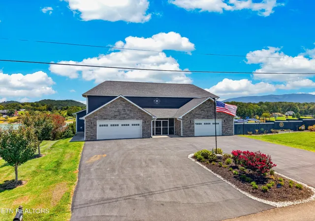 2nd image of 1964 Harbor Hills Dr, Dandridge, TN 37725 | MLS# 1351148