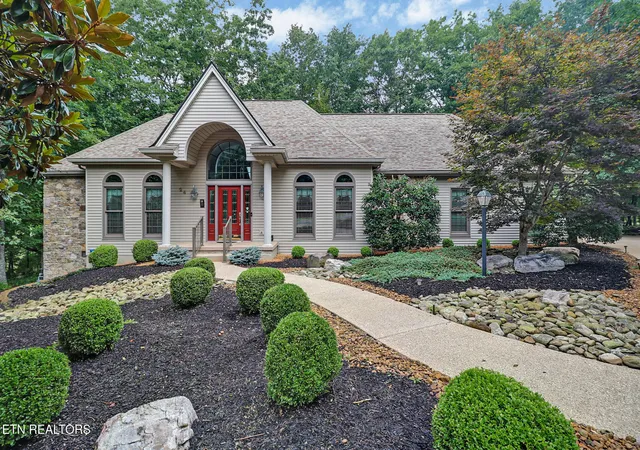 1st image of 24 Rolling Green Ct, Crossville, TN 38558 | MLS# 1351165