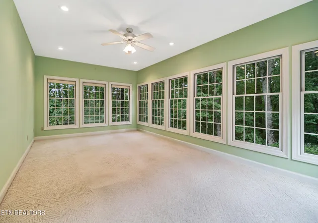 3rd image of 24 Rolling Green Ct, Crossville, TN 38558 | MLS# 1351165