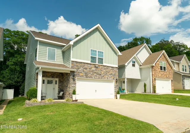Photo 2 of Sale Pending at 7815 Train Sta Way, Knoxville, TN 37931 | MLS# 1351199 | Listing updated on 2026-08-20
