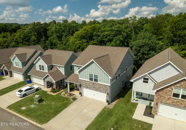 Photo 3 of Sale Pending at 7815 Train Sta Way, Knoxville, TN 37931 | MLS# 1351199 | Listing updated on 2026-08-20