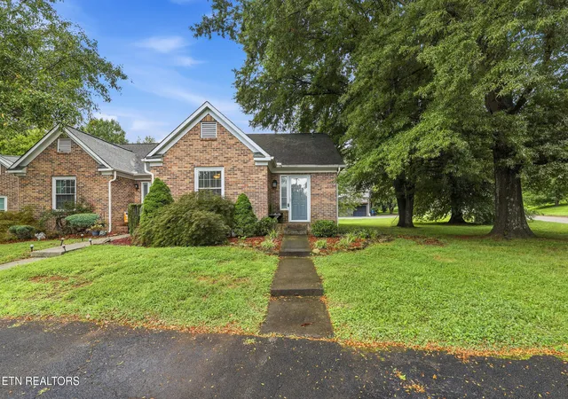 Photo 2 of Sale Pending at 612 Idlewood Ln #Apt. D, Knoxville, TN 37923 | MLS# 1351262 | Listing updated on 2026-09-15