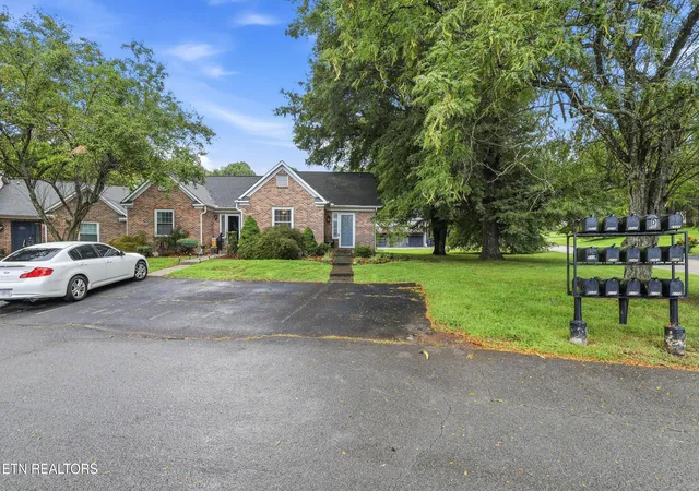 Photo 3 of Sale Pending at 612 Idlewood Ln #Apt. D, Knoxville, TN 37923 | MLS# 1351262 | Listing updated on 2026-09-15