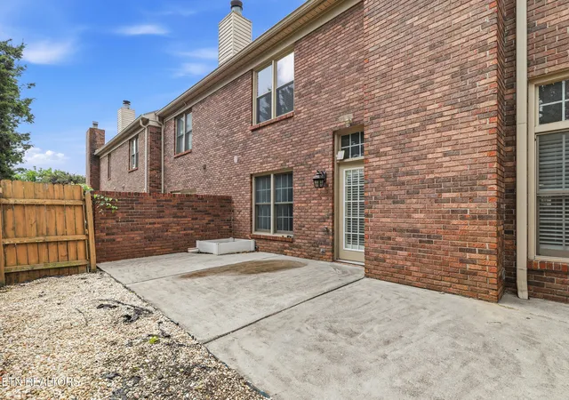 2nd image of 125 Durwood Rd, Knoxville, TN 37922
