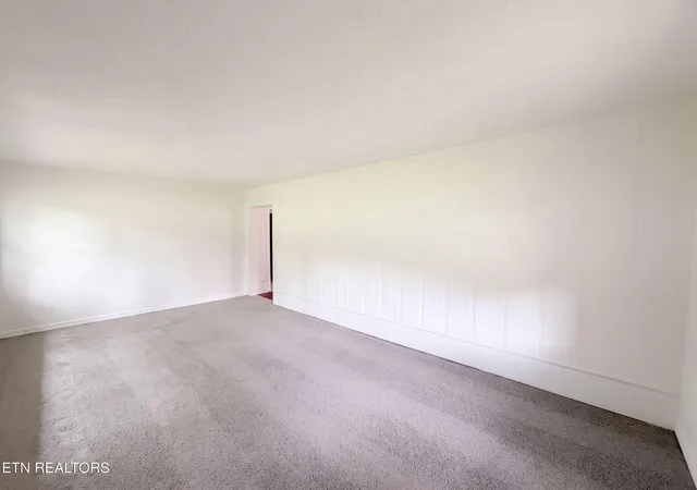 Photo 3 of Single family home for sale at 612 Victor Dr, Knoxville, TN 37912 | MLS# 1351187 | Listing updated on 2026-09-08