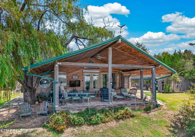 2nd image of **976 Lake Smoky Rd, Sevierville, TN 37876 | MLS# 1351219