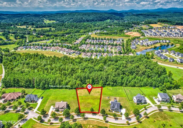 Photo 3 of Sale Pending at 114 W Elderberry St, Oak Ridge, TN 37830 | MLS# 1351220 | Listing updated on 2026-08-28