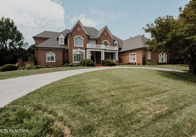 Photo 3 of Sale Pending at 1633 Wembley Hills Rd, Knoxville, TN 37922 | MLS# 1351233 | Listing updated on 2026-08-16