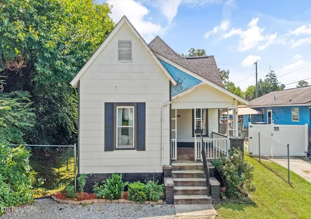 1st image of 2024 Lawson Ave, Knoxville, TN 37917 | MLS# 1351385